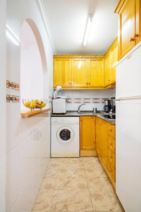 Apartamento Compartido - Solo El Dormitorio Es Privado Τορεβιέχα Εξωτερικό φωτογραφία