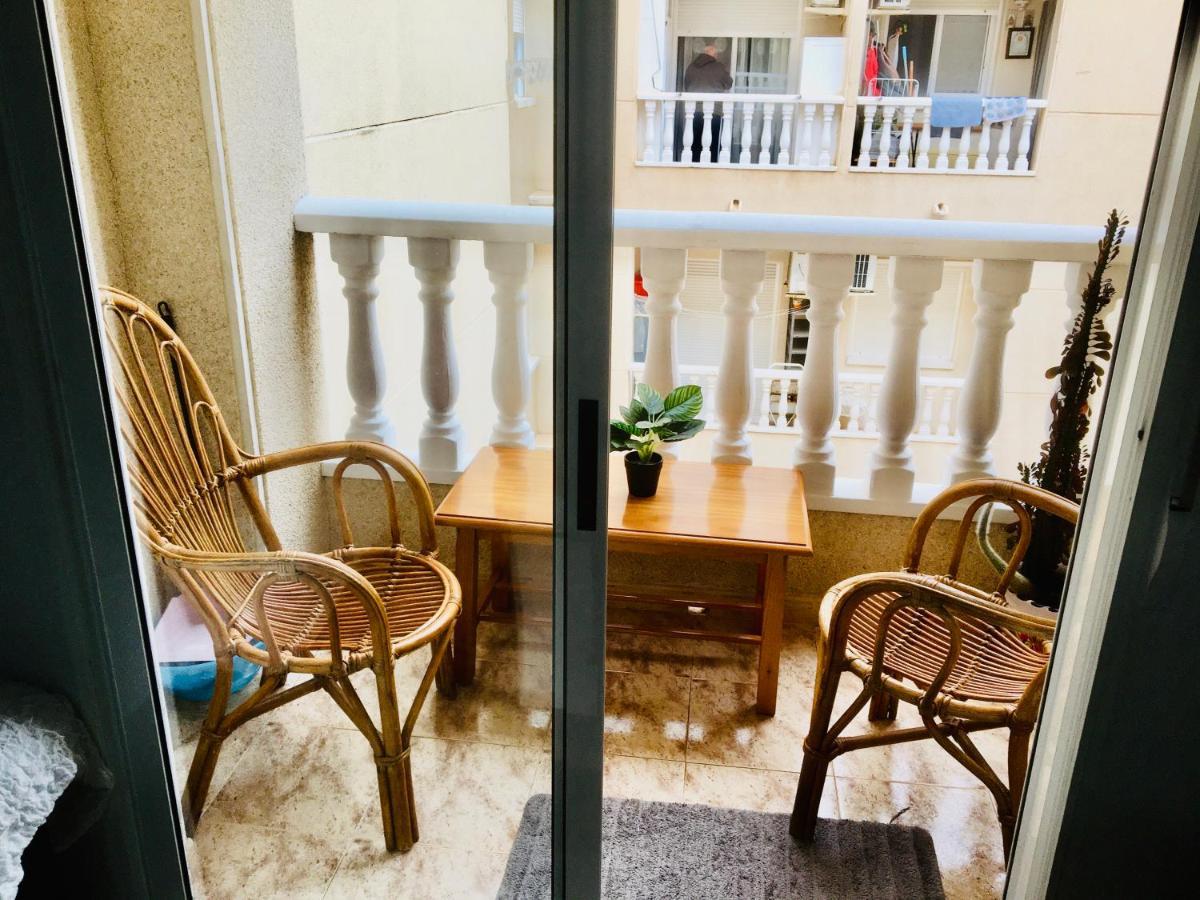 Apartamento Compartido - Solo El Dormitorio Es Privado Τορεβιέχα Εξωτερικό φωτογραφία