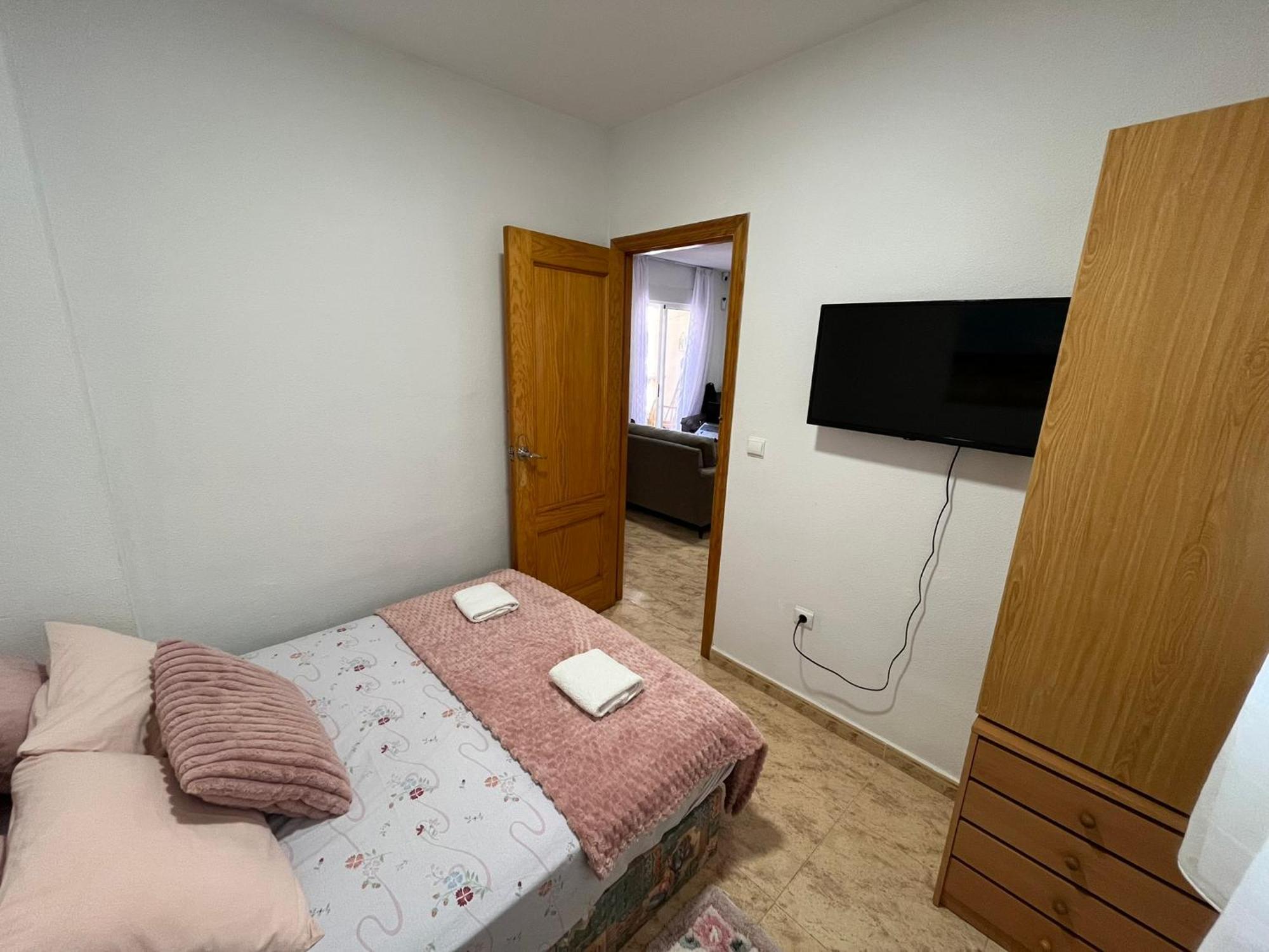 Apartamento Compartido - Solo El Dormitorio Es Privado Τορεβιέχα Εξωτερικό φωτογραφία